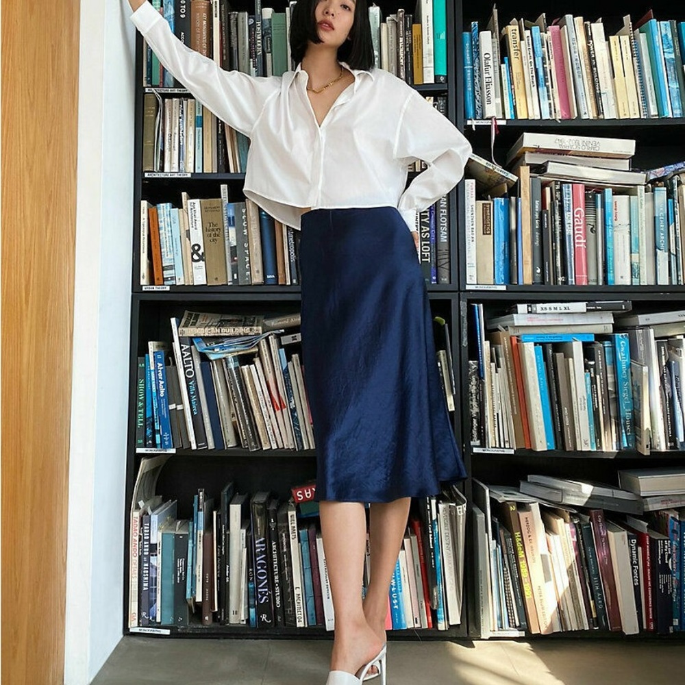 NWOT ARITZIA BABATON NAVY SATIN SLIP MIDI SKIRT 2
